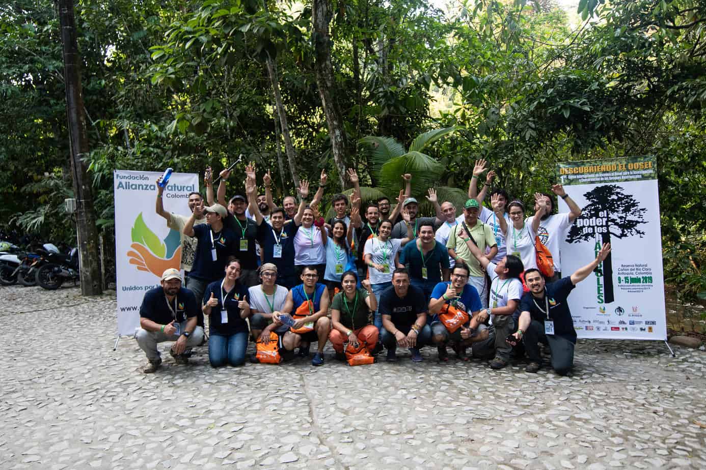 Trepadores every one. Hardy climbers and instructors Discovering the Canopy the Colombia way. Photo © Felipe Barrera